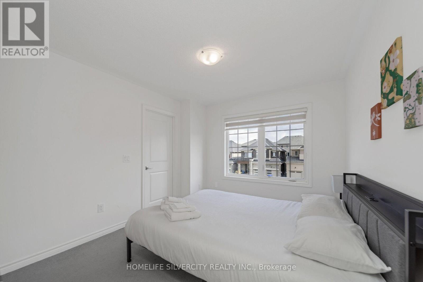 26 Sassafrass Road, Springwater, ON - Indoor Photo Showing Bedroom