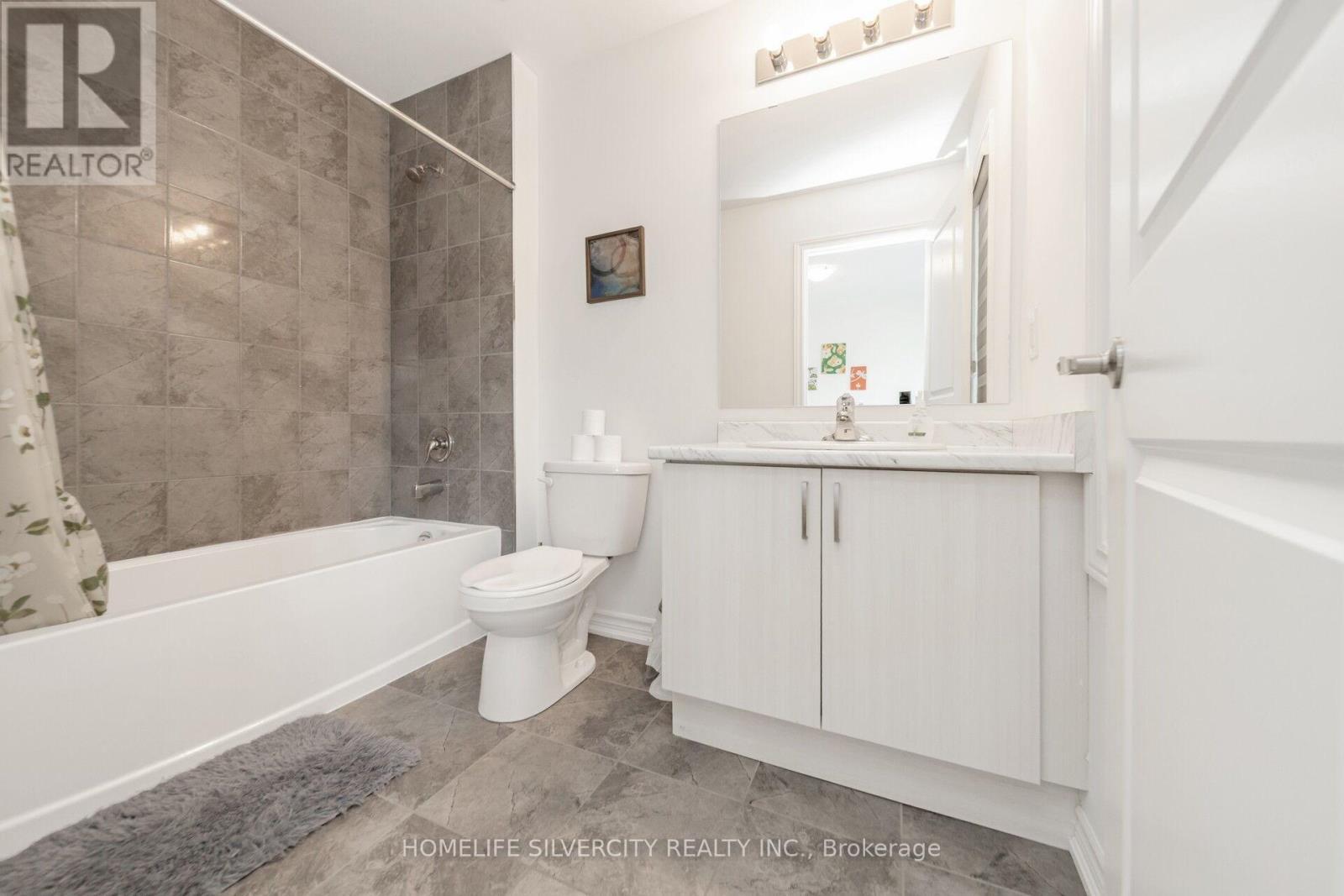 26 Sassafrass Road, Springwater, ON - Indoor Photo Showing Bathroom