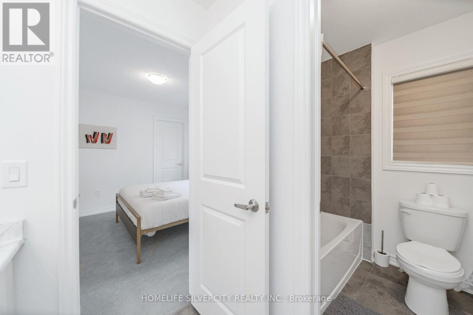 26 Sassafrass Road, Springwater, ON - Indoor Photo Showing Bathroom