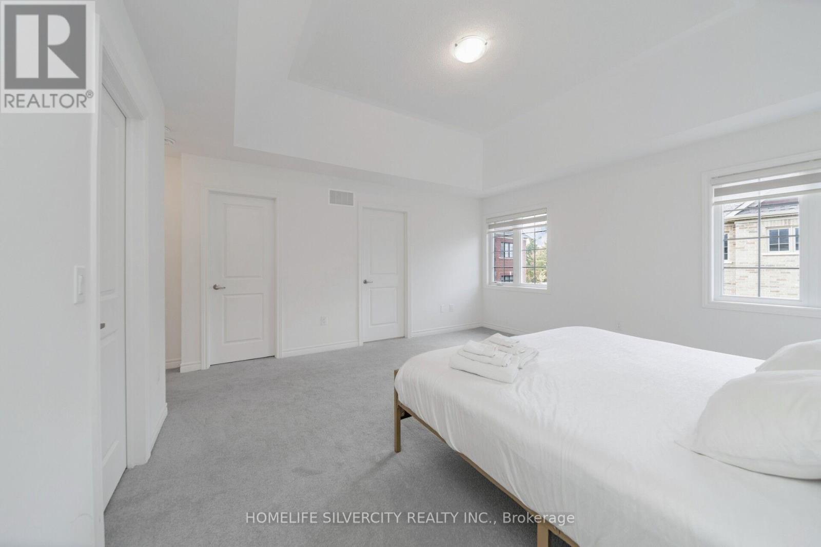 26 Sassafrass Road, Springwater, ON - Indoor Photo Showing Bedroom