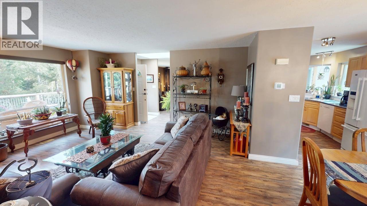 5270 Mackay Crescent, 100 Mile House, BC - Indoor