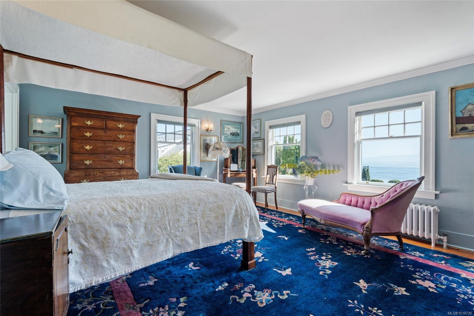 3045 Mcanally Rd, Saanich, BC