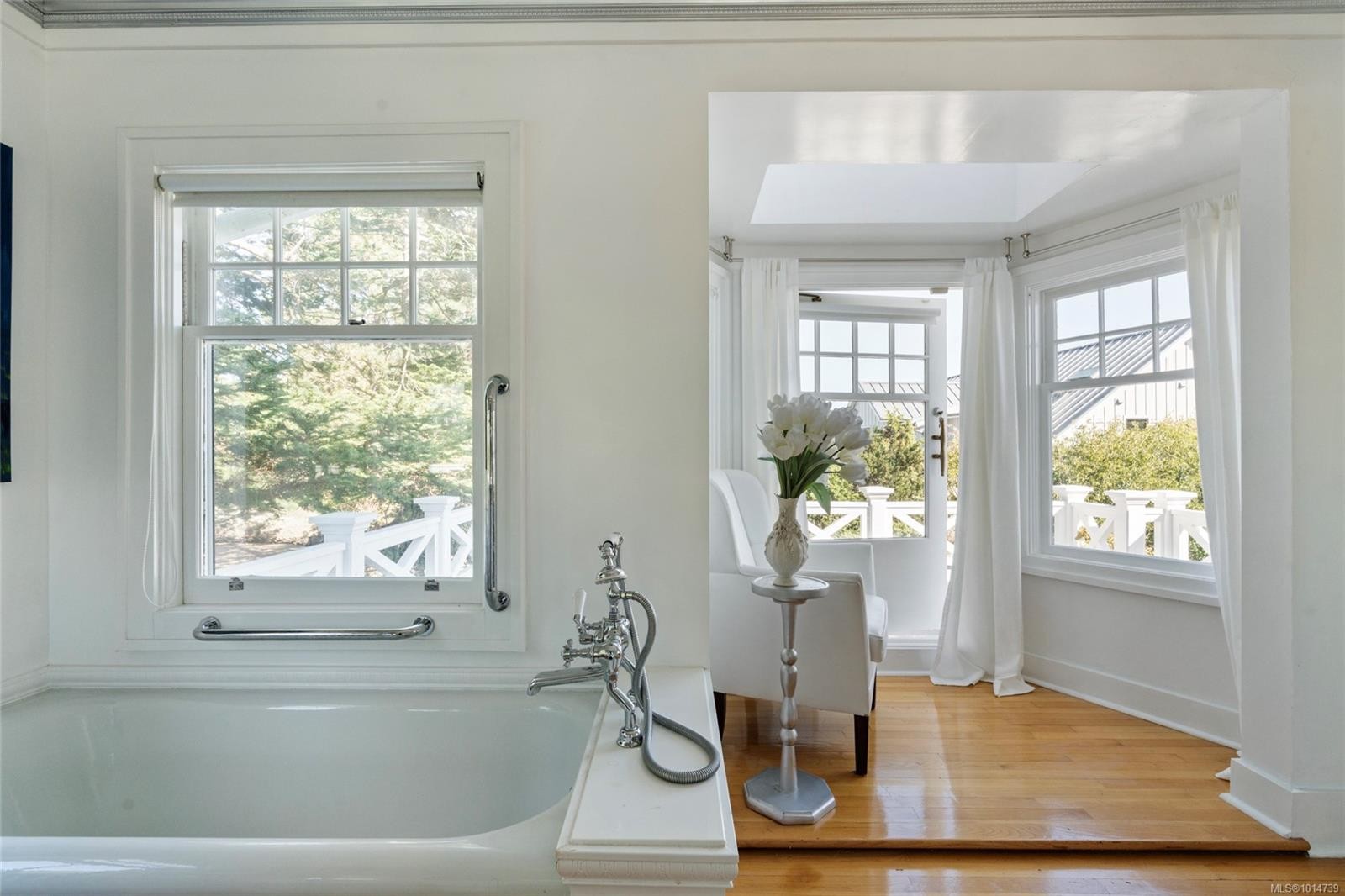 3045 Mcanally Rd, Saanich, BC