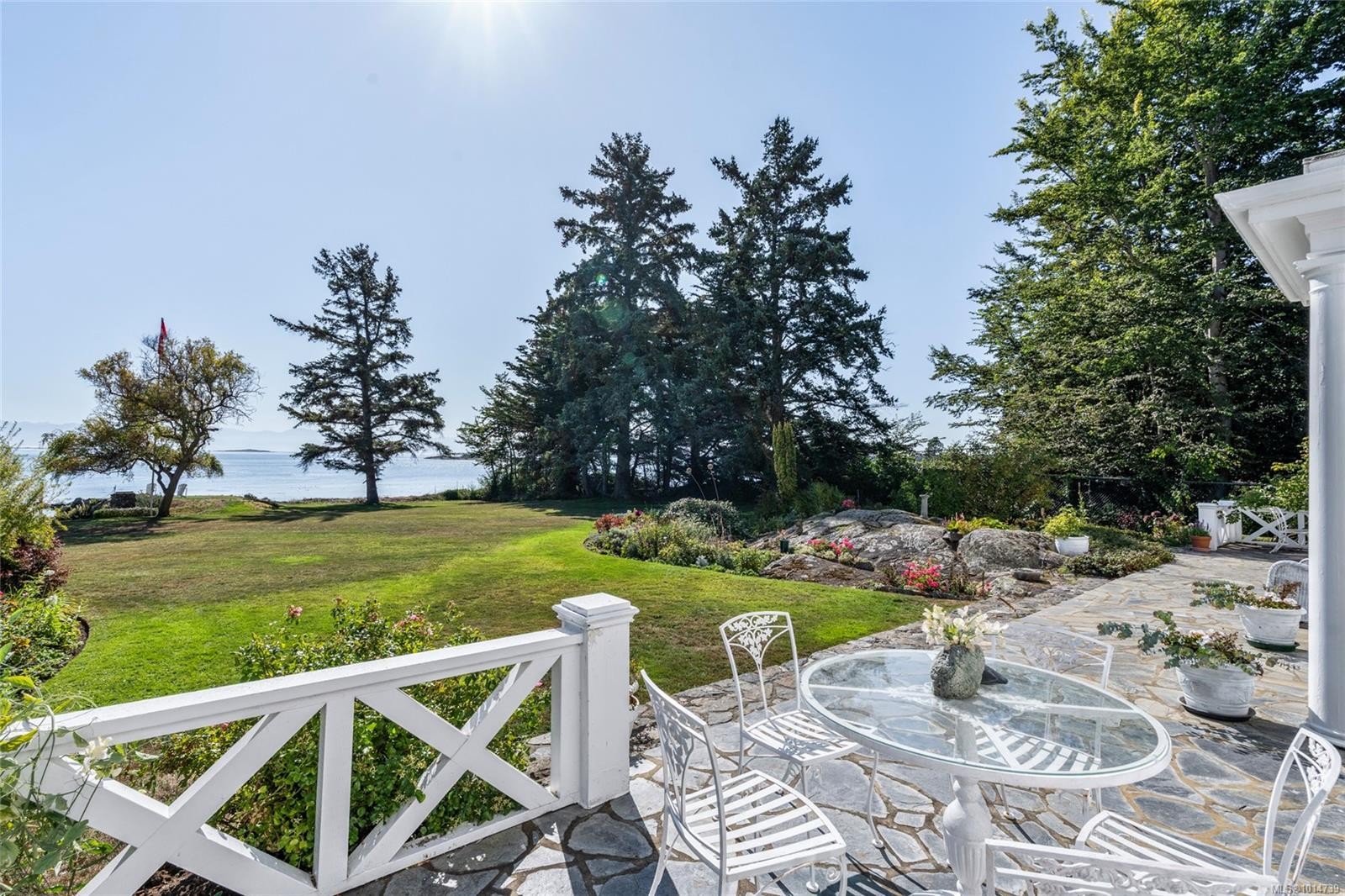3045 Mcanally Rd, Saanich, BC