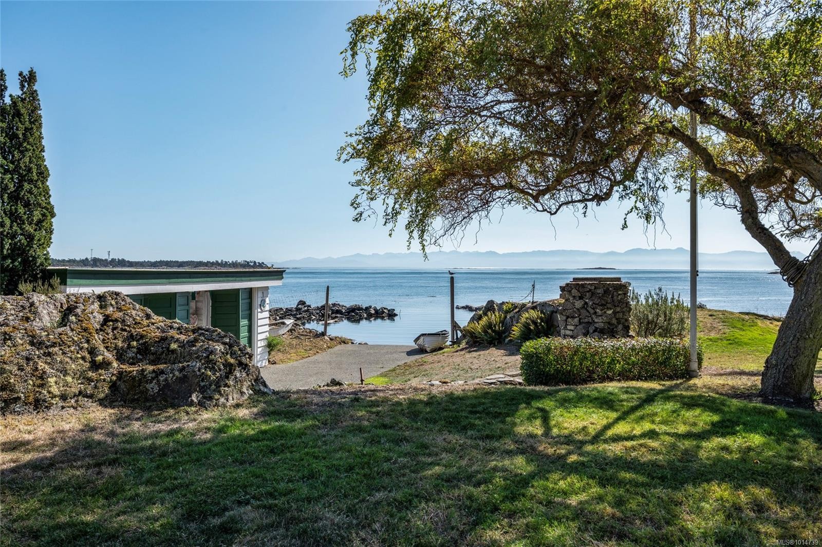 3045 Mcanally Rd, Saanich, BC