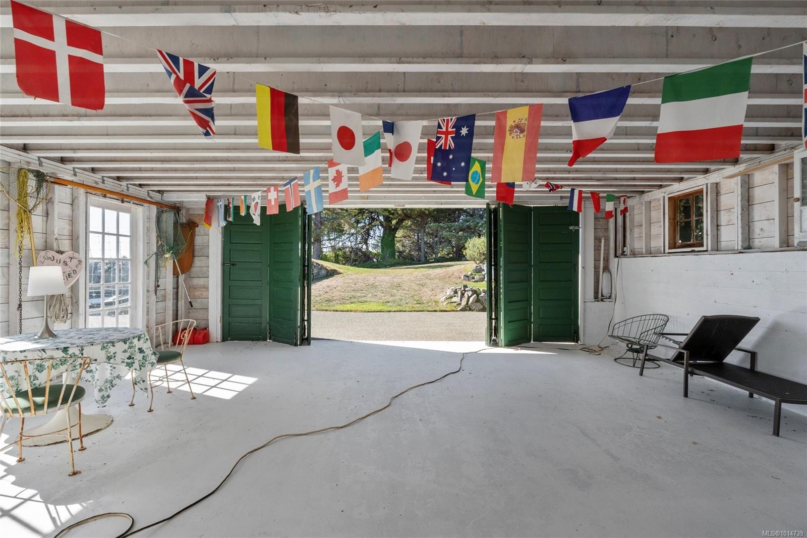 3045 Mcanally Rd, Saanich, BC