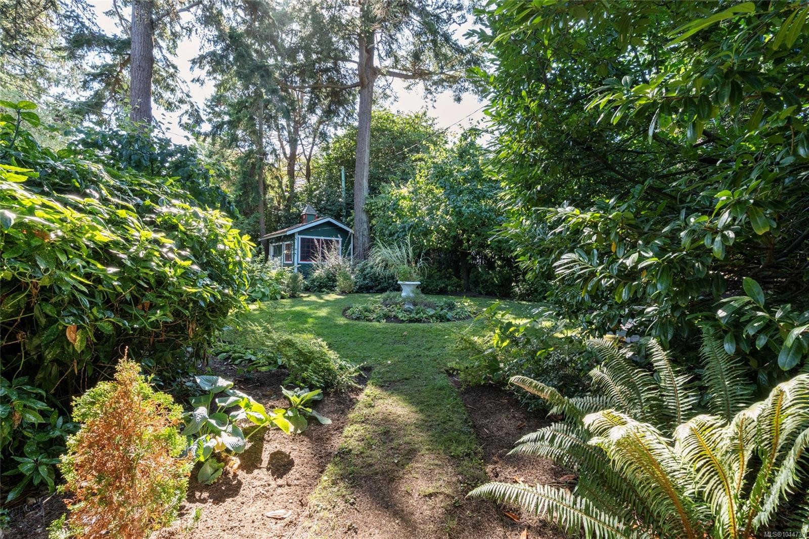 3045 Mcanally Rd, Saanich, BC