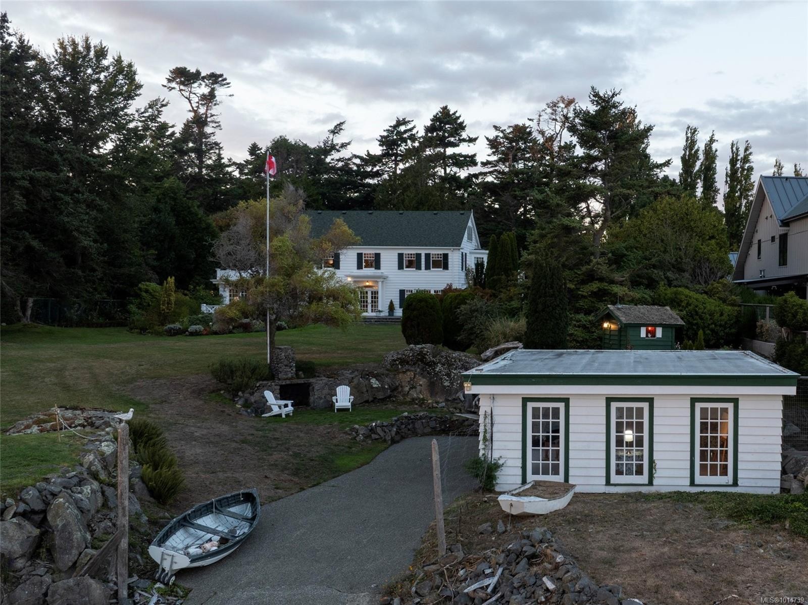 3045 Mcanally Rd, Saanich, BC