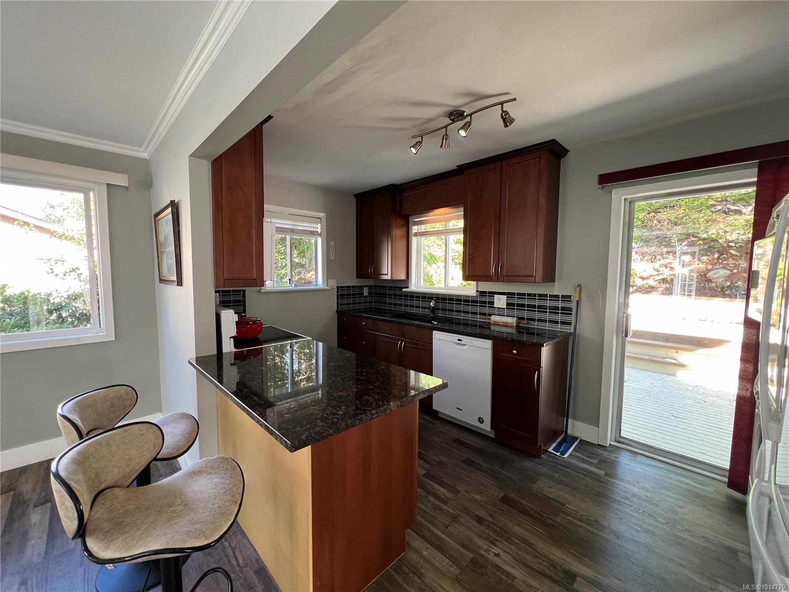 356 Nootka Dr, Gold River, BC