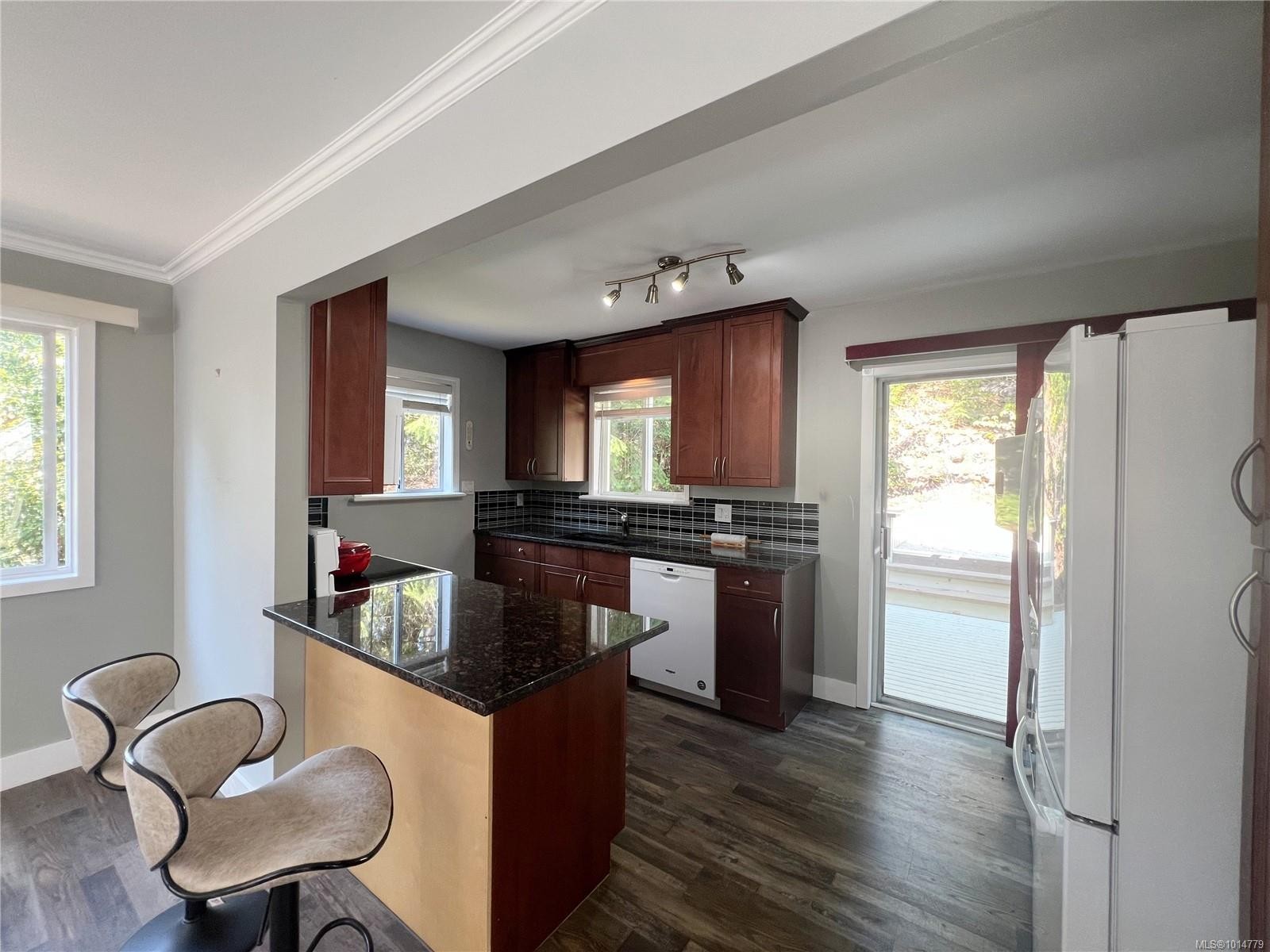 356 Nootka Dr, Gold River, BC