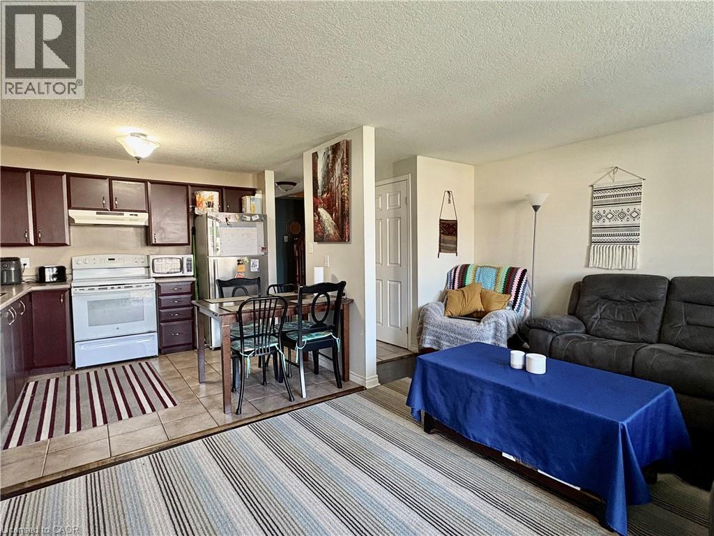 38 Max Becker Drive, Kitchener, ON - Indoor