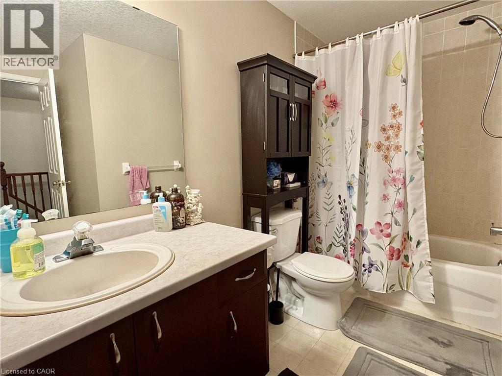38 Max Becker Drive, Kitchener, ON - Indoor Photo Showing Bathroom