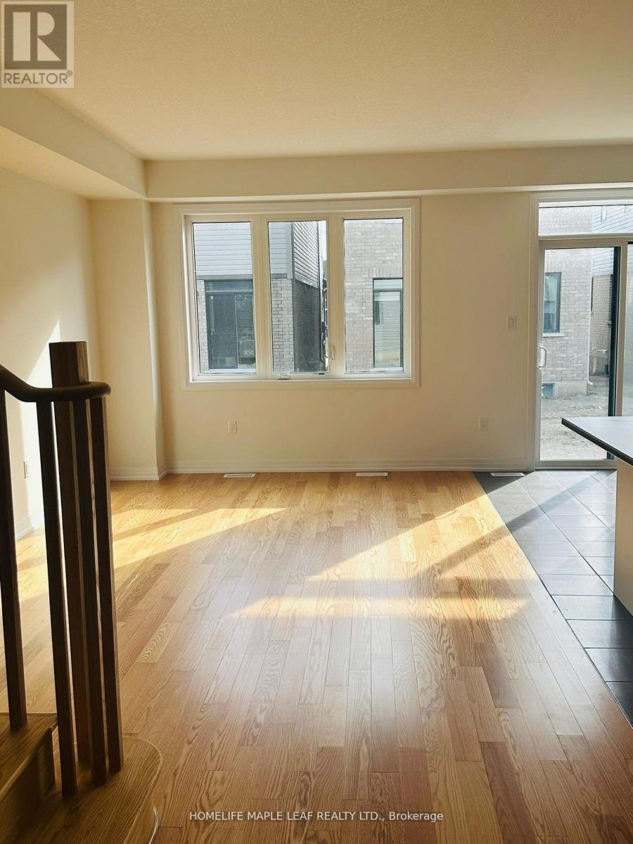 29 Selection Heights, Thorold, ON - Indoor Photo Showing Other Room