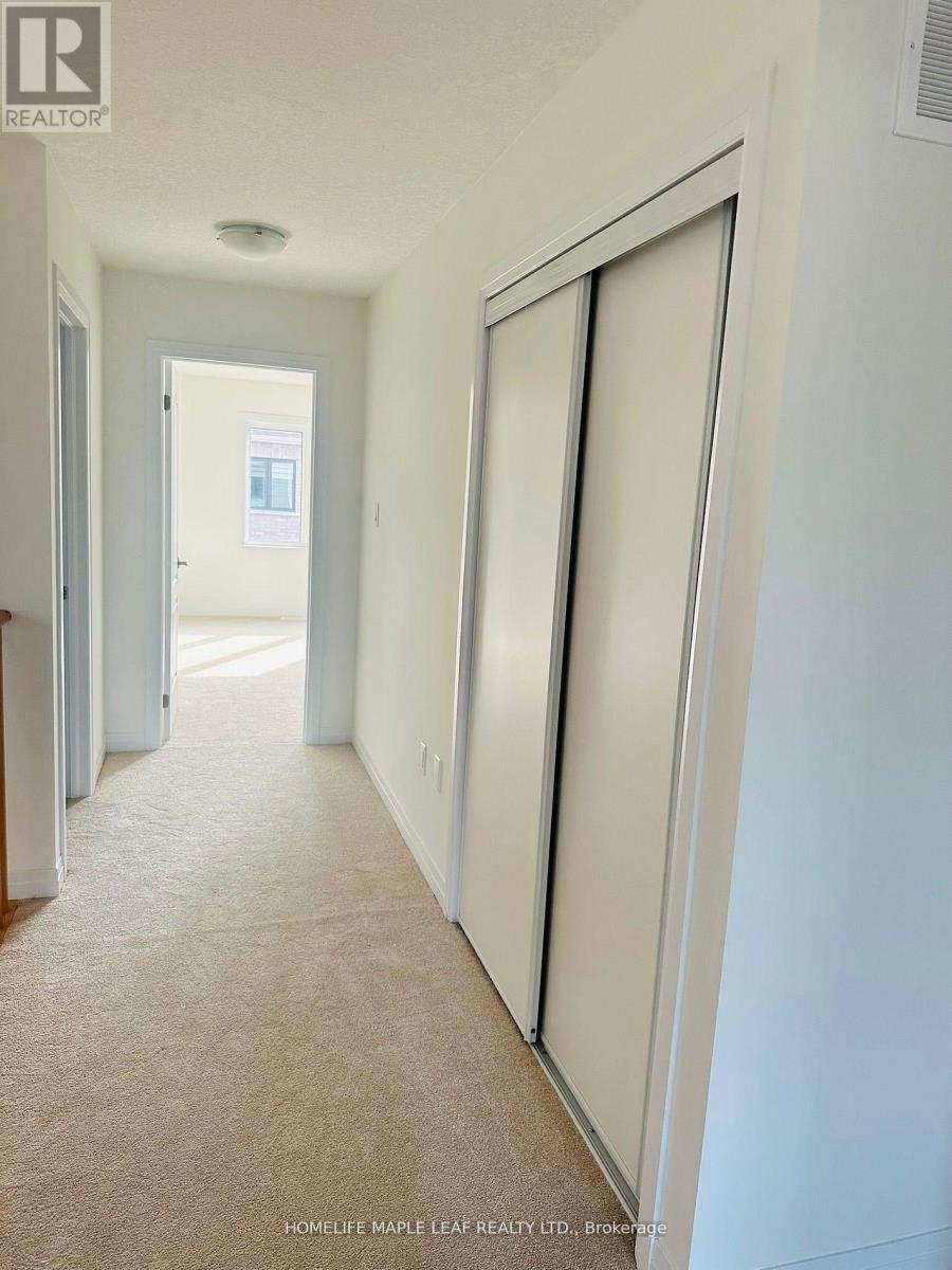 29 Selection Heights, Thorold, ON - Indoor Photo Showing Other Room