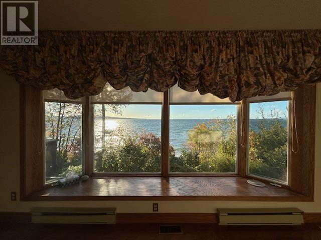 345 Dead End Rd, Harmony Beach, ON - Indoor Photo Showing Other Room