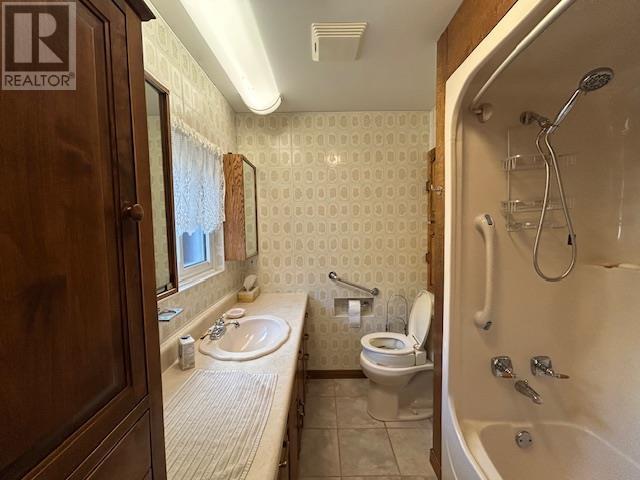 345 Dead End Rd, Harmony Beach, ON - Indoor Photo Showing Bathroom