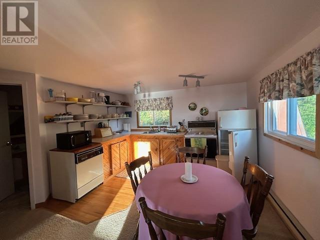 345 Dead End Rd, Harmony Beach, ON - Indoor Photo Showing Dining Room