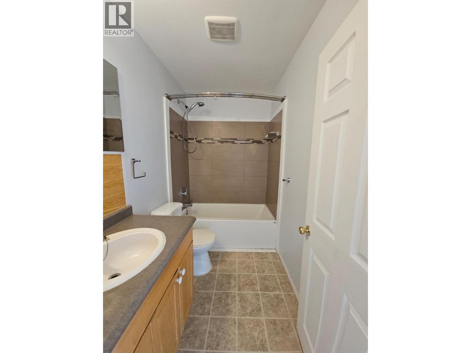 140-5100 53 Street Sw, Chetwynd, BC - Indoor