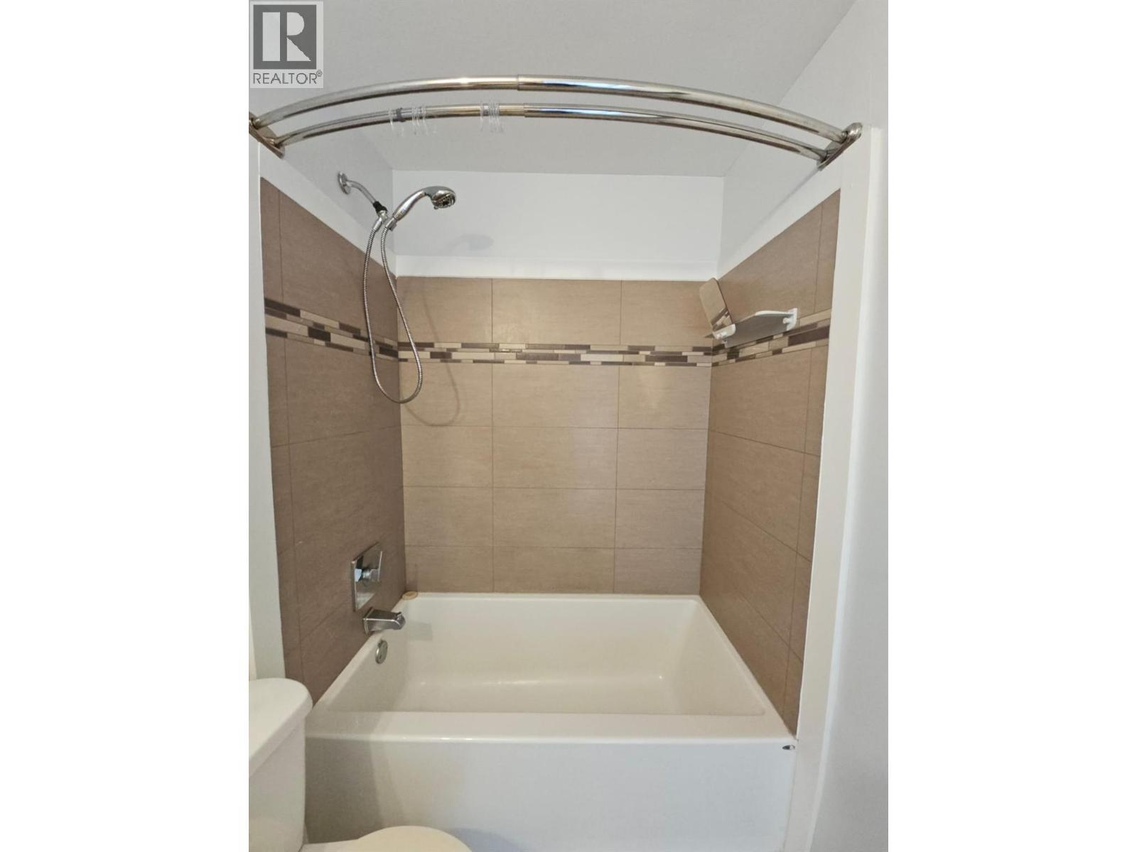 140-5100 53 Street Sw, Chetwynd, BC - Indoor Photo Showing Bathroom