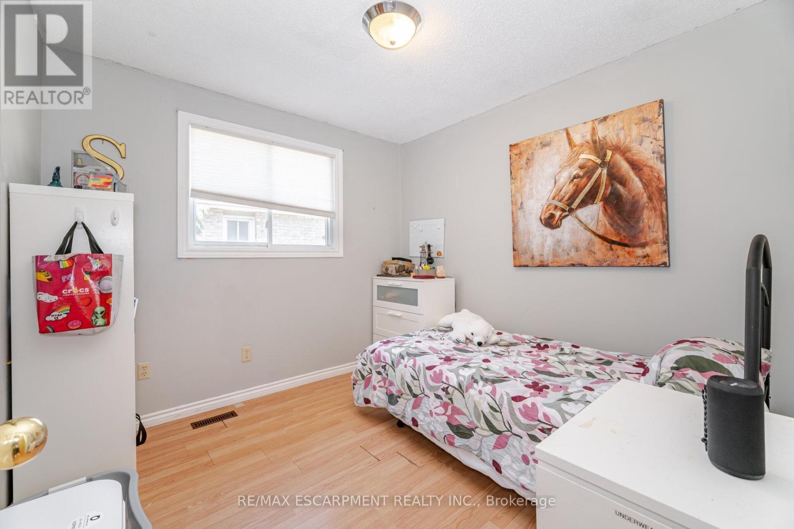 178 Athenia Drive, Hamilton, ON - Indoor Photo Showing Bedroom