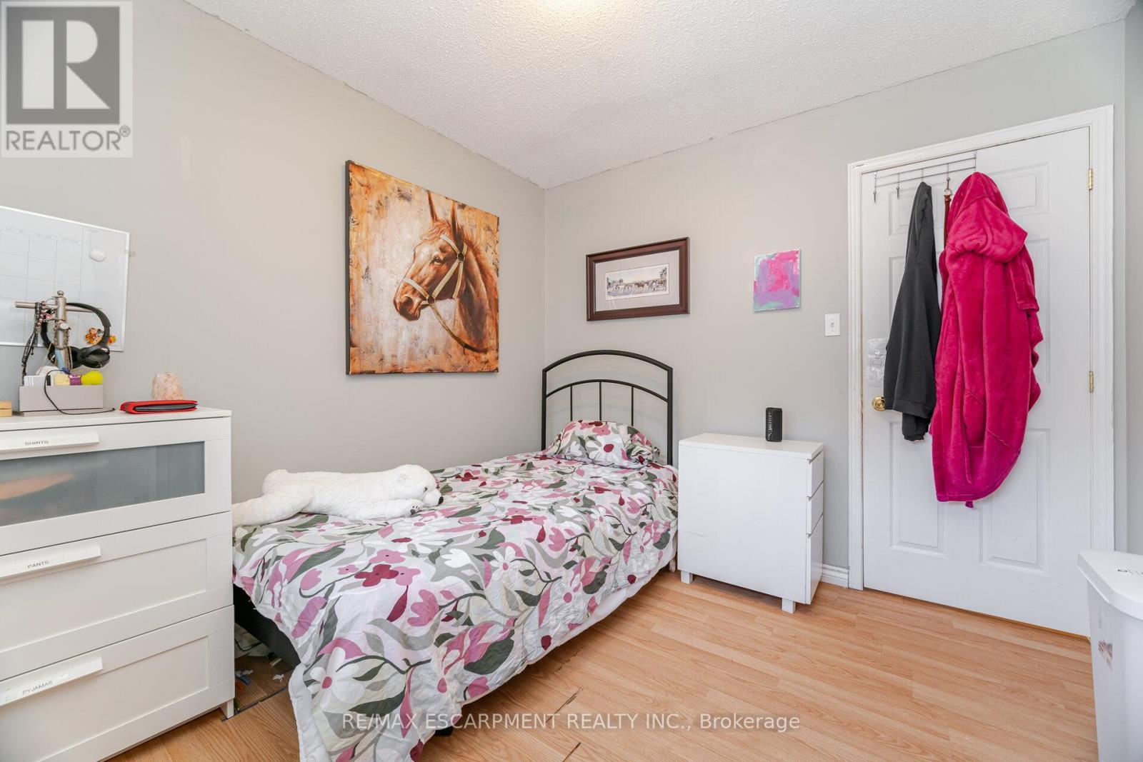 178 Athenia Drive, Hamilton, ON - Indoor Photo Showing Bedroom
