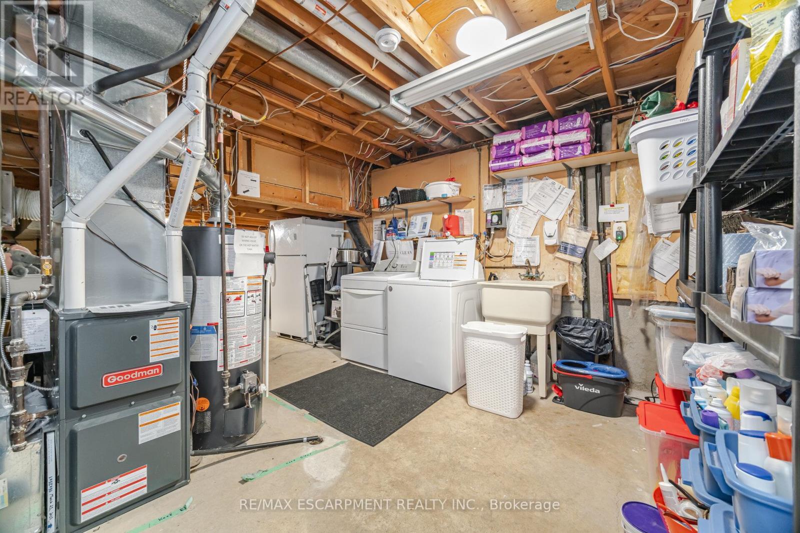 178 Athenia Drive, Hamilton, ON - Indoor Photo Showing Laundry Room