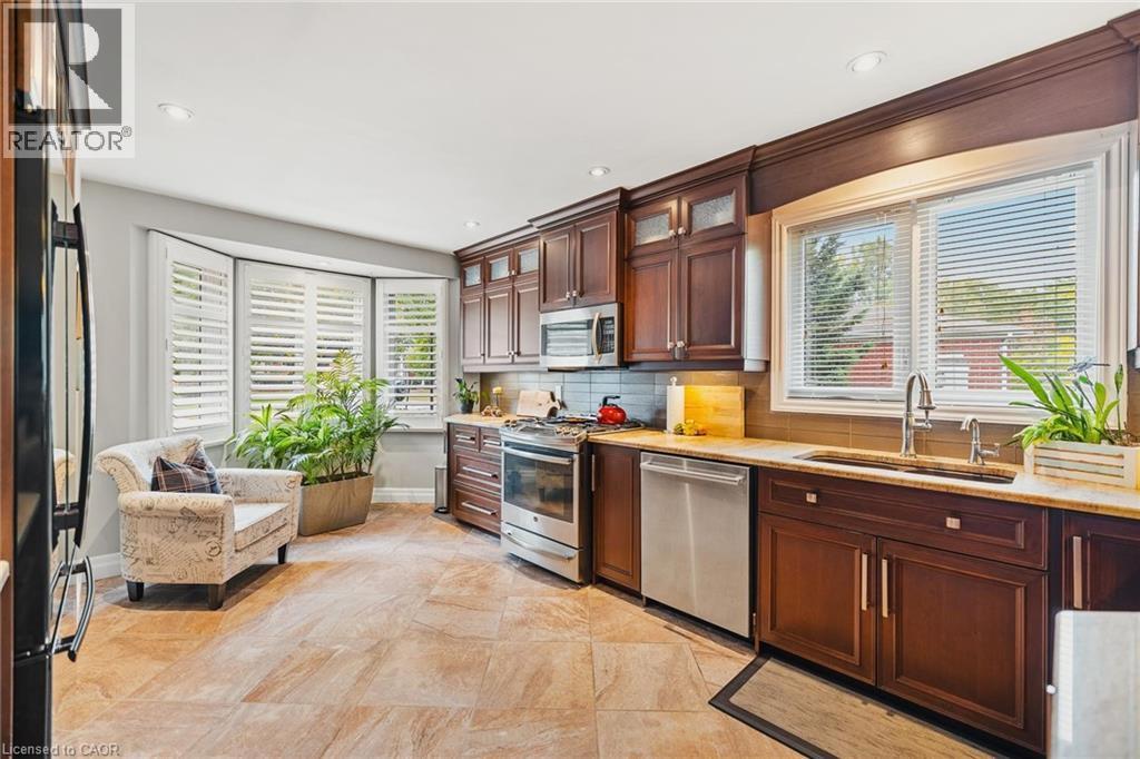 343 George Street N Unit# 1, Cambridge, ON - Indoor Photo Showing Kitchen
