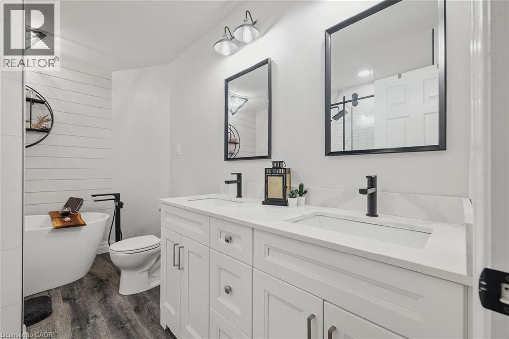 343 George Street N Unit# 1, Cambridge, ON - Indoor Photo Showing Bathroom