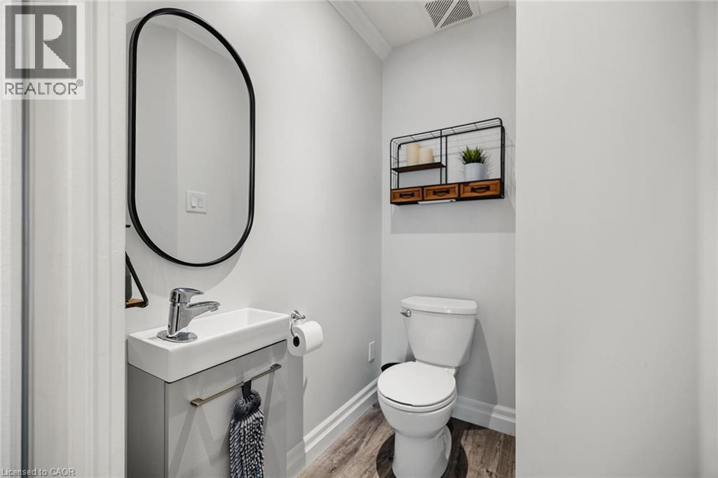 343 George Street N Unit# 1, Cambridge, ON - Indoor Photo Showing Bathroom