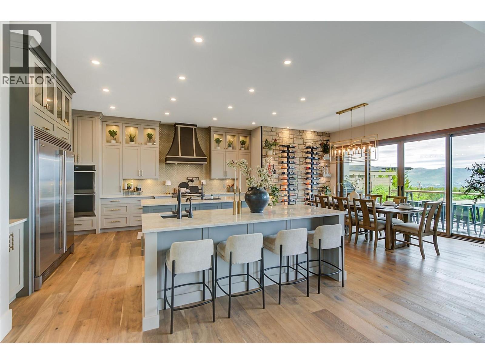 1612 Vincent Place, Kelowna, BC - Indoor