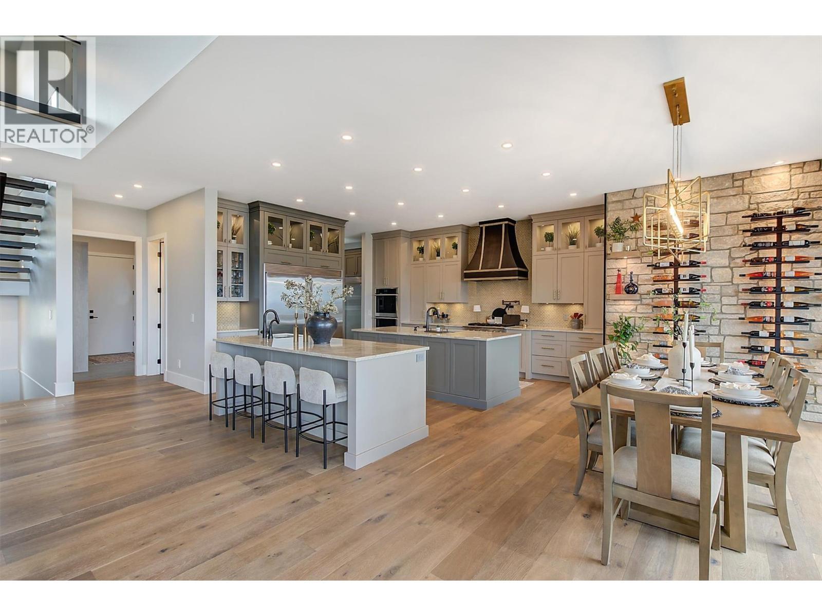 1612 Vincent Place, Kelowna, BC - Indoor