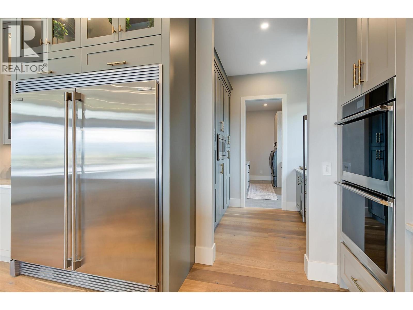 1612 Vincent Place, Kelowna, BC - Indoor