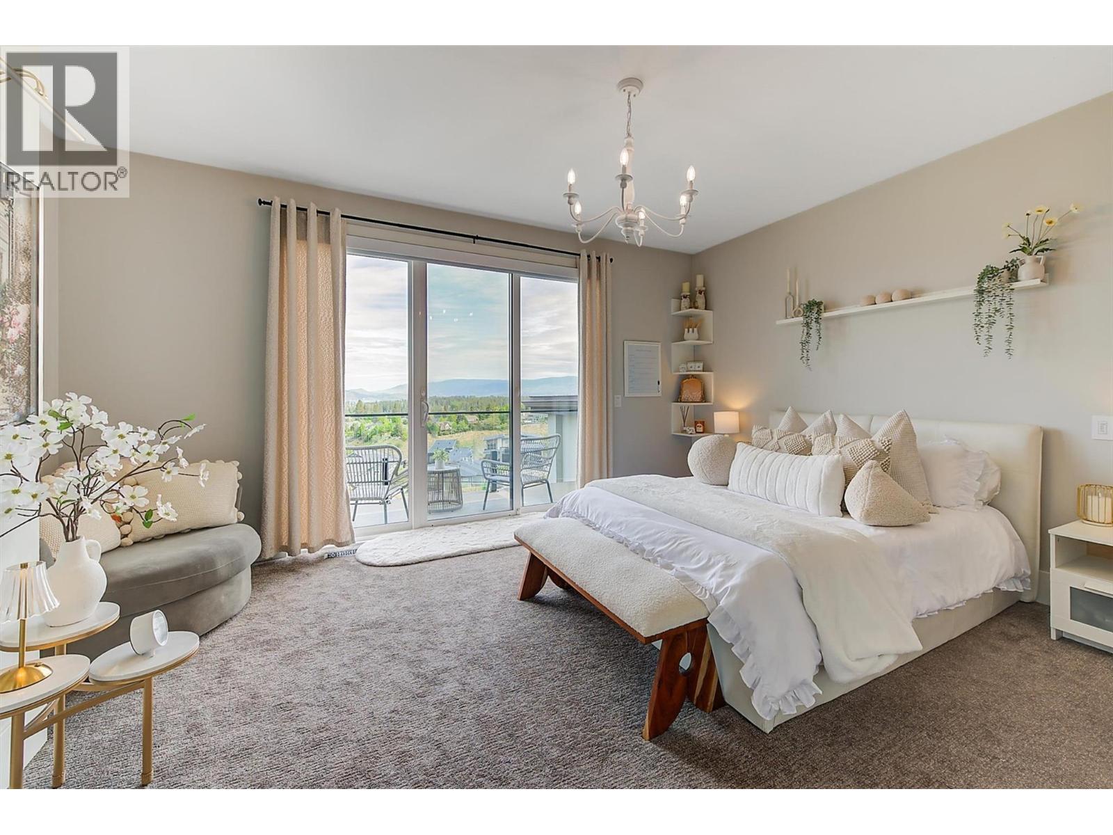 1612 Vincent Place, Kelowna, BC - Indoor Photo Showing Bedroom