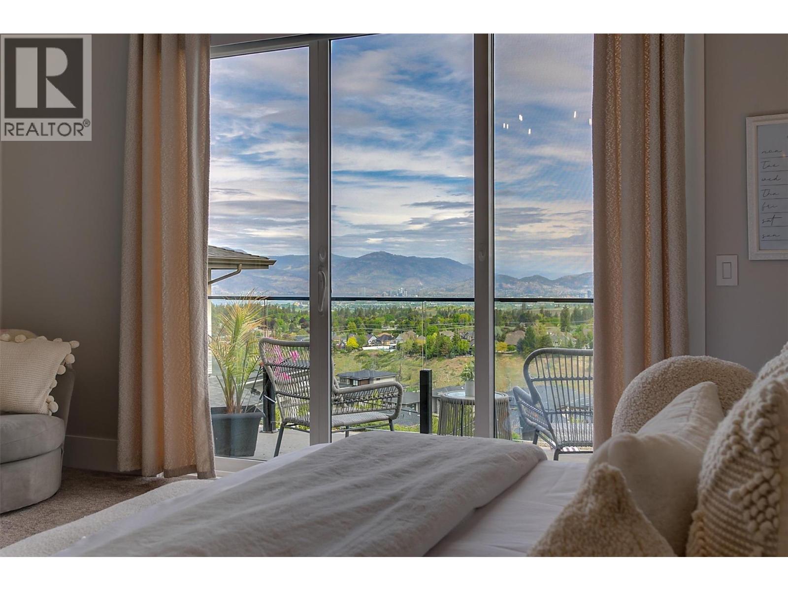 1612 Vincent Place, Kelowna, BC - Indoor