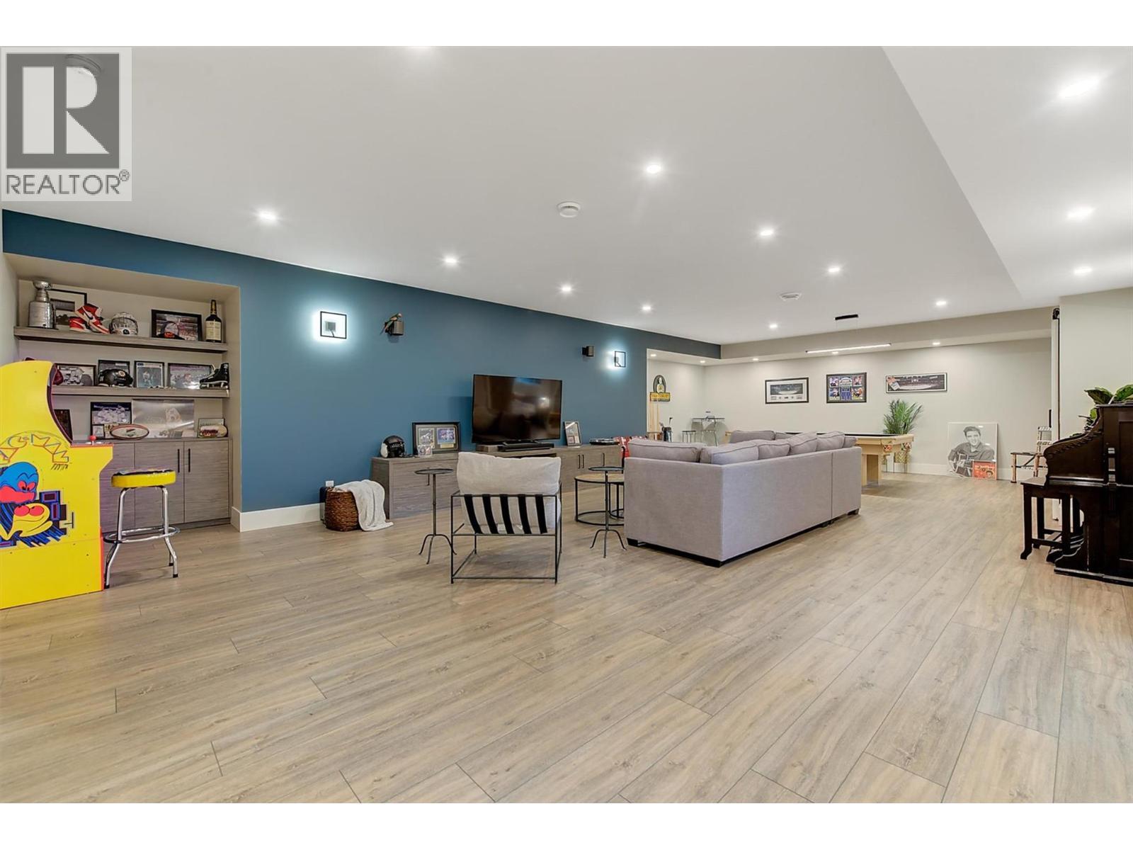 1612 Vincent Place, Kelowna, BC - Indoor