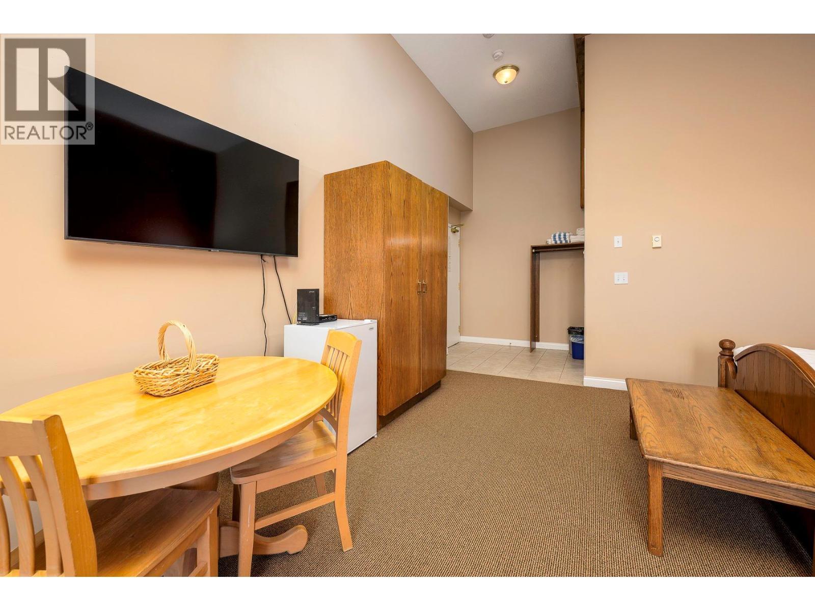 5275 Big White Road Unit# 212, Big White, BC - Indoor Photo Showing Dining Room
