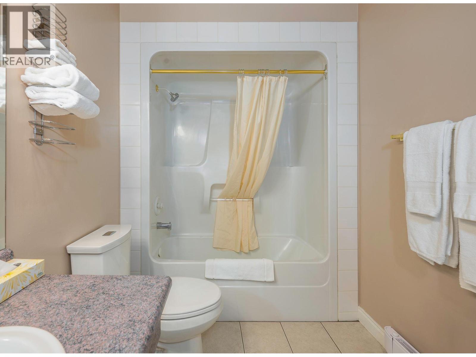 5275 Big White Road Unit# 212, Big White, BC - Indoor Photo Showing Bathroom