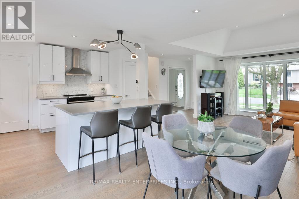 3416 Rexway Drive, Burlington, ON - Indoor