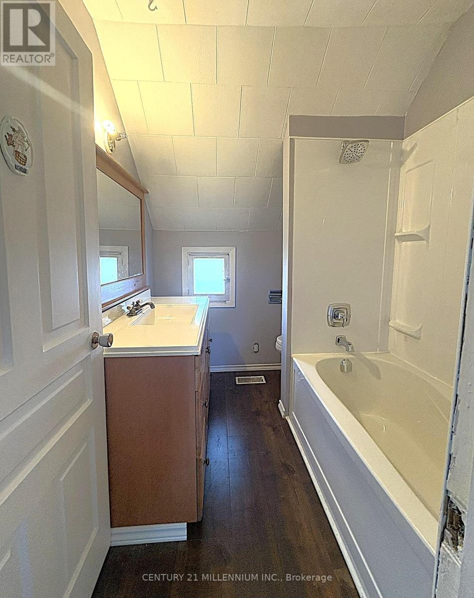 598323 2Nd Line W, Mulmur, ON - Indoor Photo Showing Bathroom