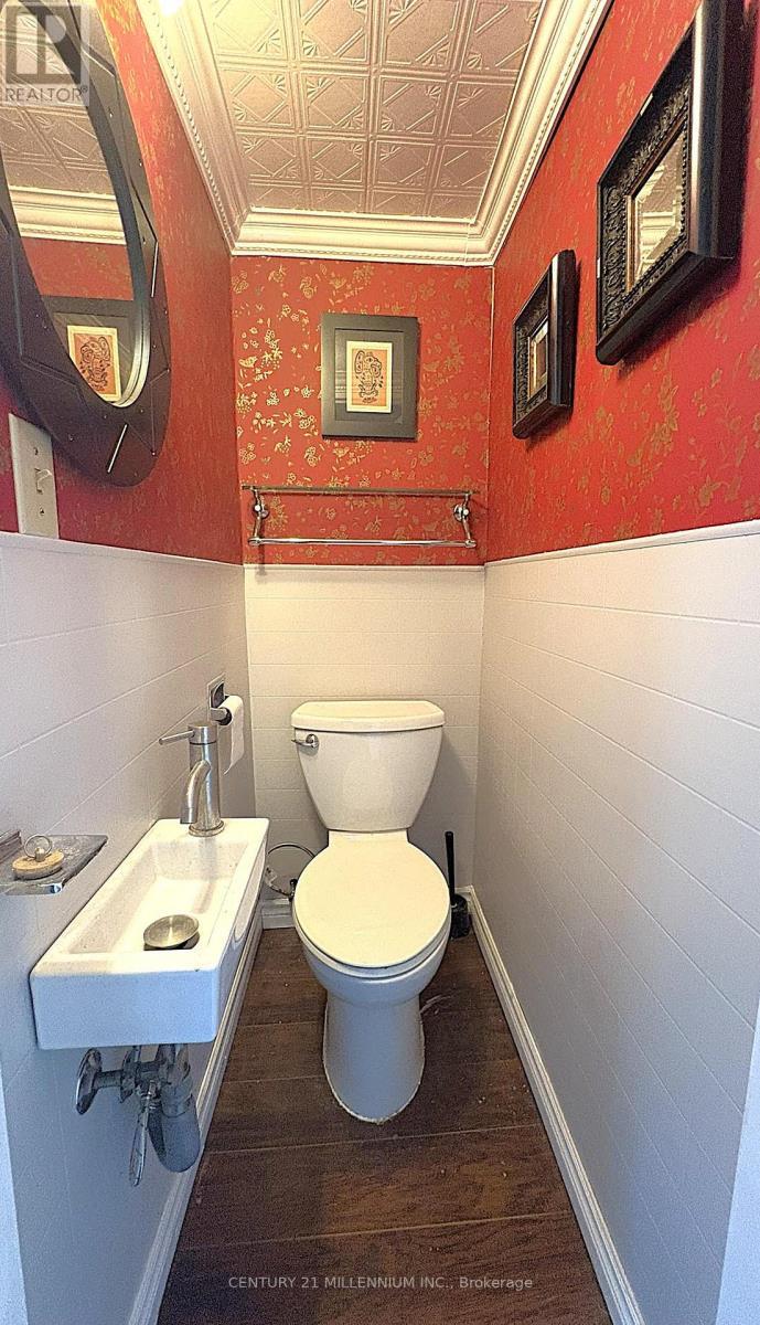 598323 2Nd Line W, Mulmur, ON - Indoor Photo Showing Bathroom