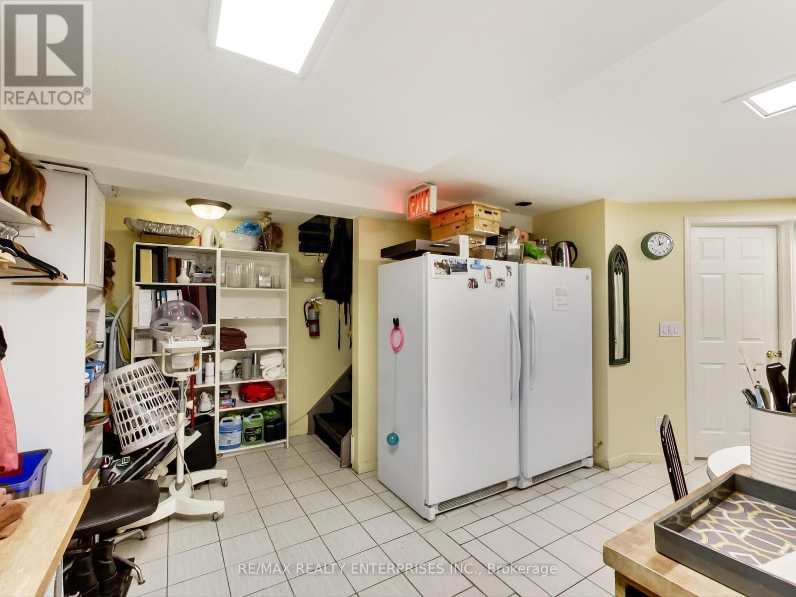 1735 Lakeshore Road W, Mississauga, ON