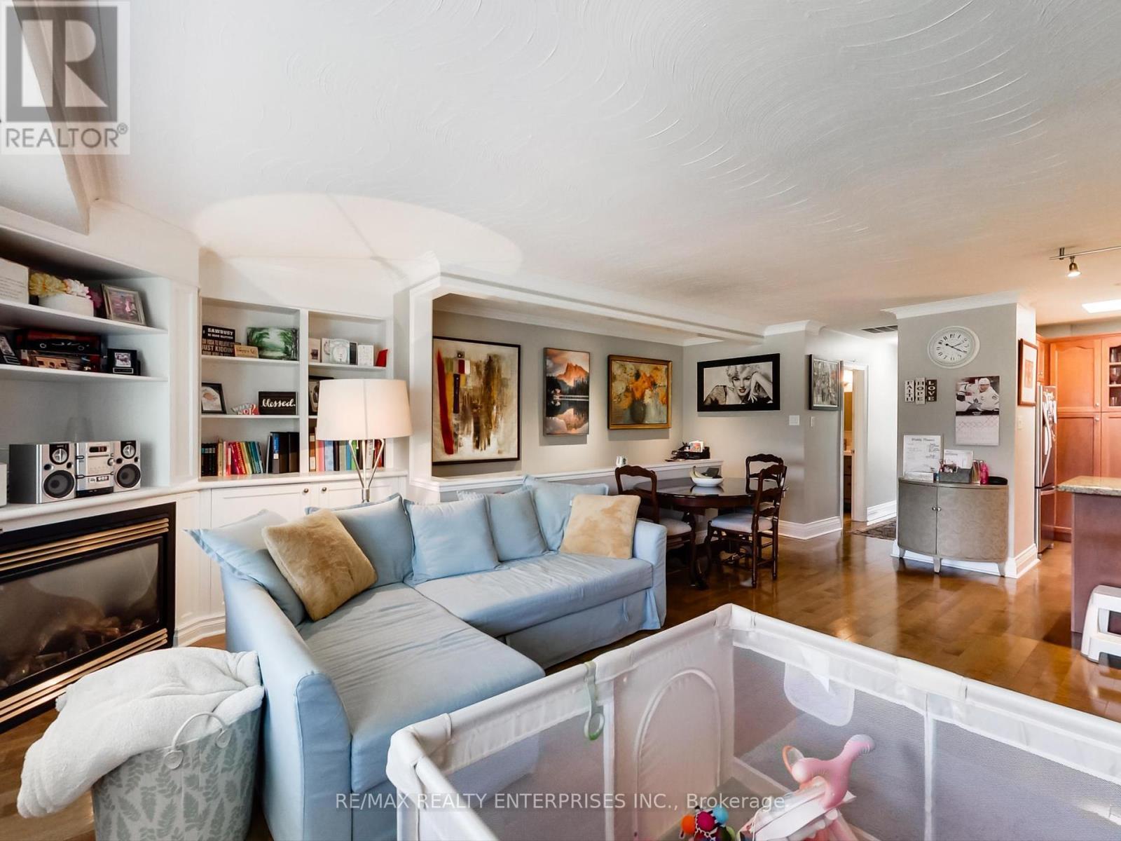 1735 Lakeshore Road W, Mississauga, ON