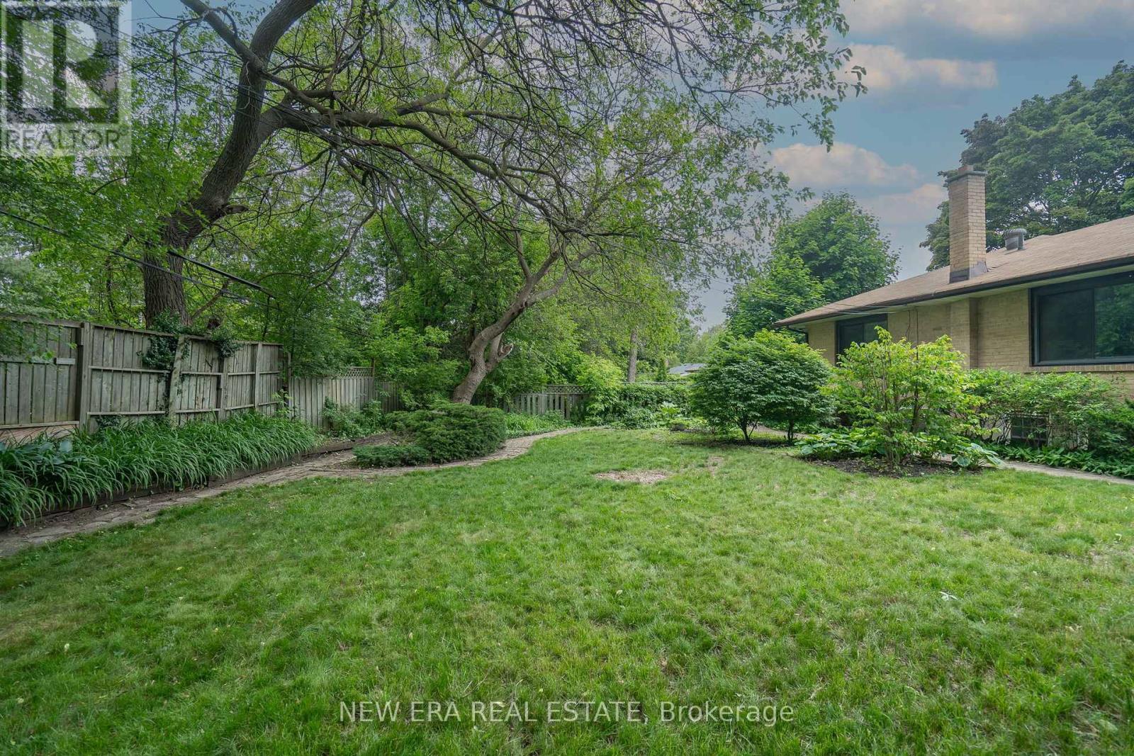 1553 Wembury Road, Mississauga, ON - Outdoor