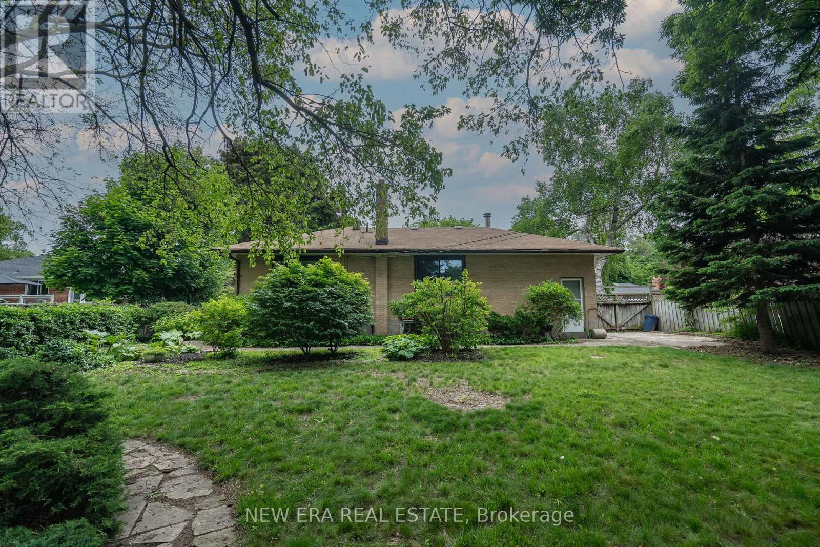 1553 Wembury Road, Mississauga, ON - Outdoor