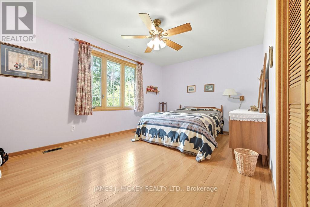 116 Frontenac Crescent, Deep River, ON - Indoor Photo Showing Bedroom