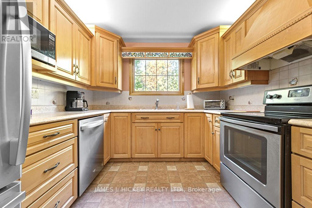 116 Frontenac Crescent, Deep River, ON - Indoor Photo Showing Kitchen