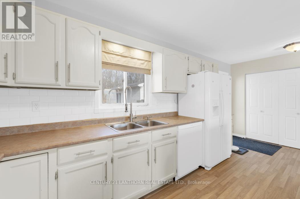 93 Tannery Road, Madoc, ON - Indoor Photo Showing Kitchen With Double Sink