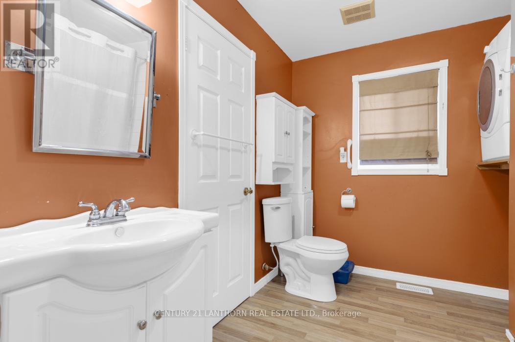 93 Tannery Road, Madoc, ON - Indoor Photo Showing Bathroom