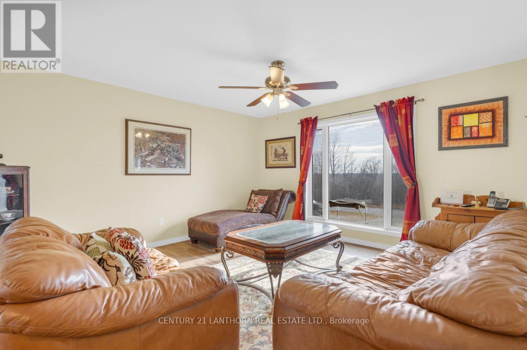 93 Tannery Road, Madoc, ON - Indoor Photo Showing Living Room