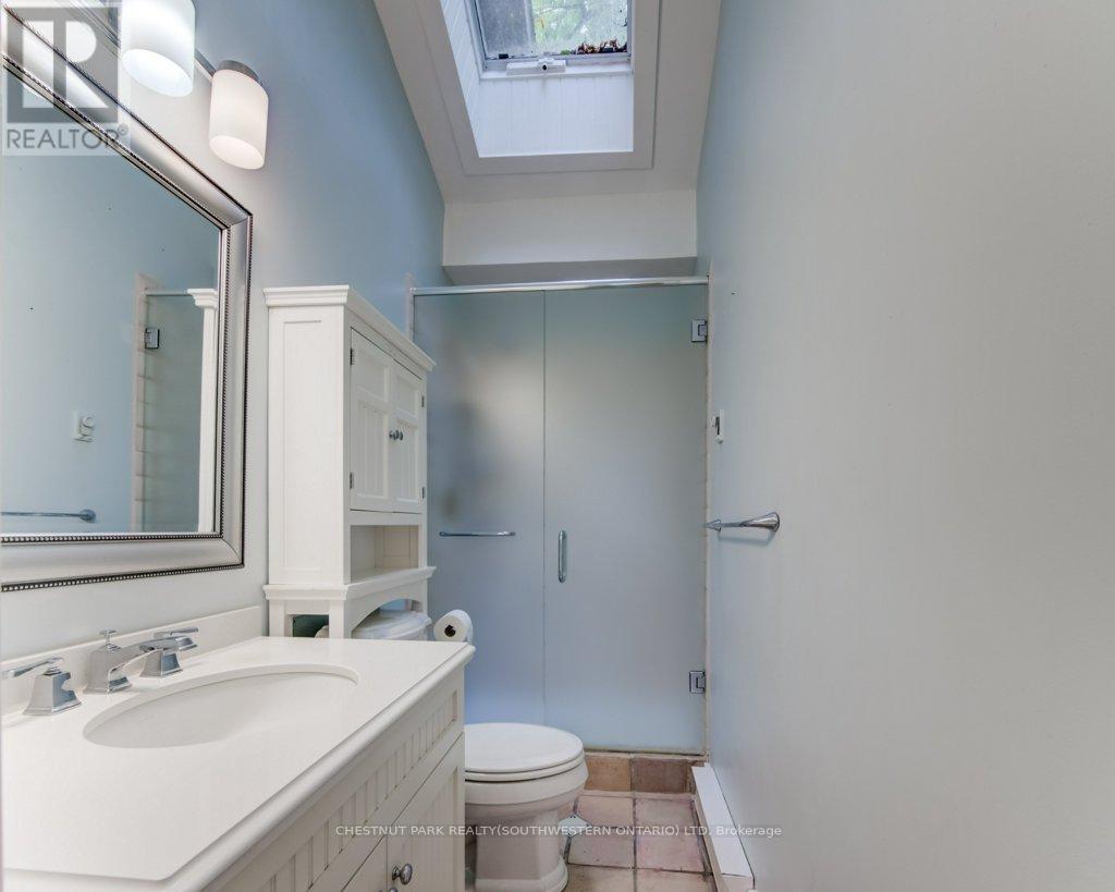 177 Piper Street, North Dumfries, ON - Indoor Photo Showing Bathroom